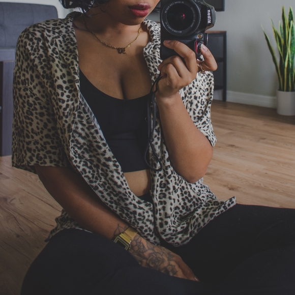 Animal Print Top - Picture 2 of 10